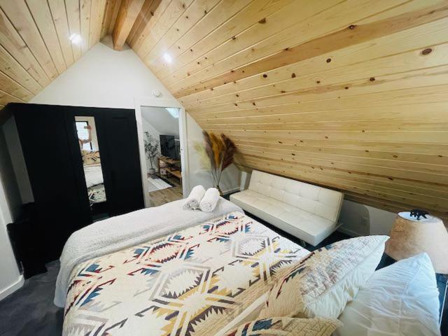 Chalet Sled-ski Lakeside Village - - Bbq - Firepit - Loft - Games Big Bear Lake