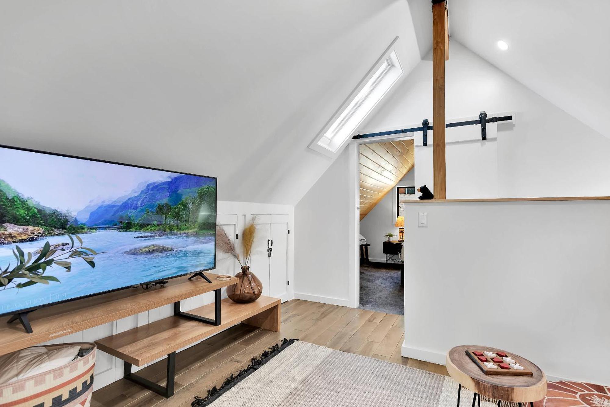 Sled-ski Lakeside Village - - Bbq - Firepit - Loft - Games Chalet *